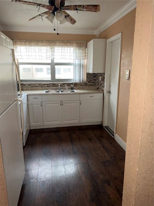 В аренду: $1,800 (2 спален, 2 ванн, 980 Квадратных фут)