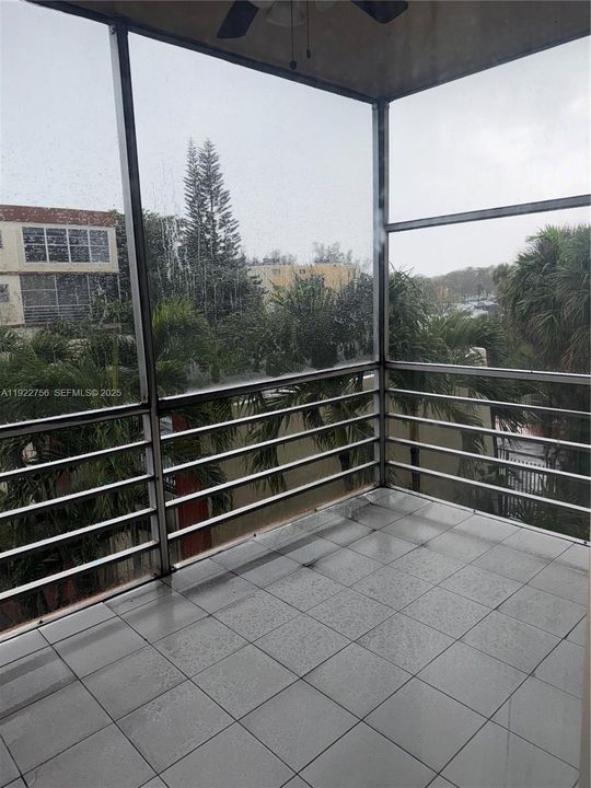 В аренду: $1,800 (2 спален, 2 ванн, 980 Квадратных фут)