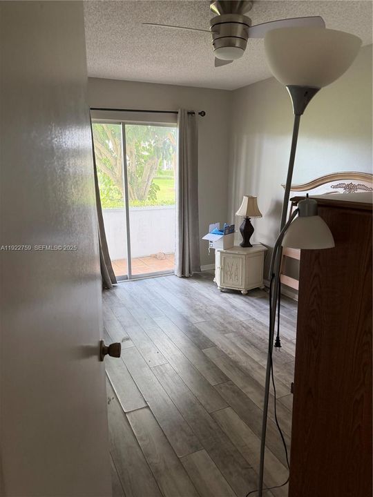 В аренду: $1,700 (2 спален, 1 ванн, 840 Квадратных фут)