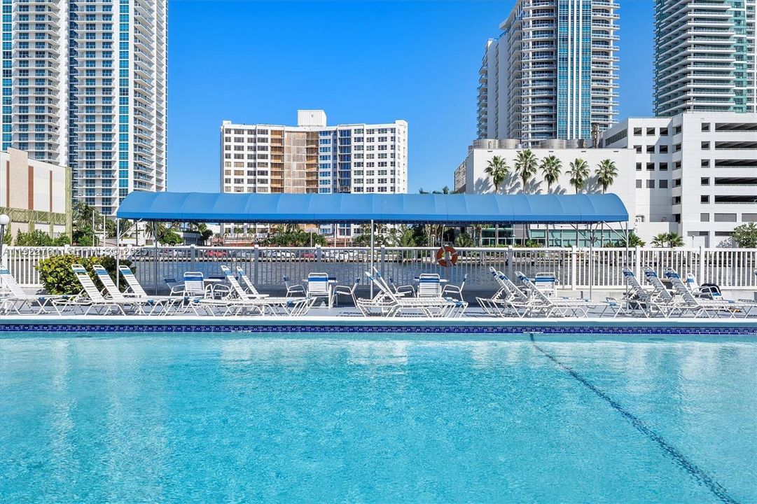 En Venta: $395,000 (2 camas, 2 baños, 1430 Pies cuadrados)