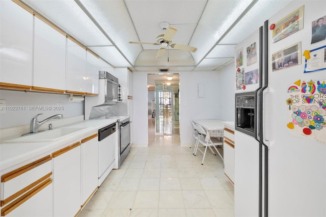 En Venta: $395,000 (2 camas, 2 baños, 1430 Pies cuadrados)