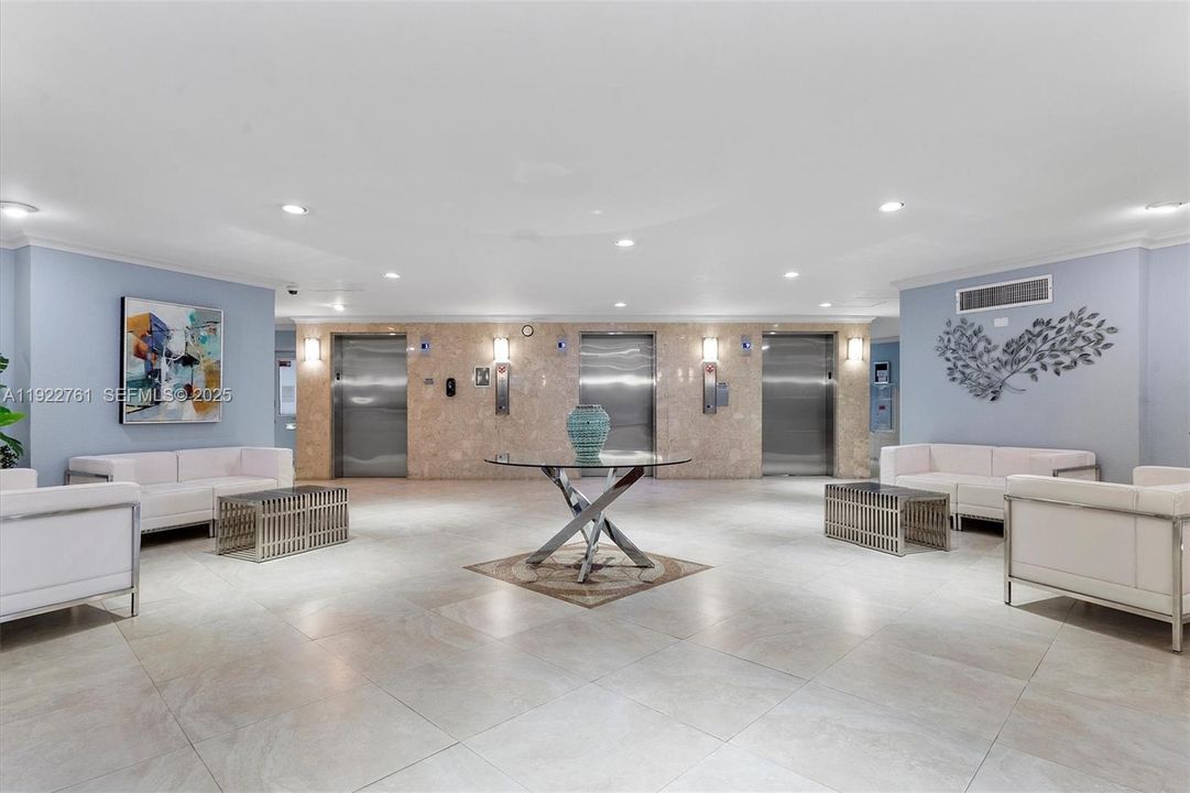 En Venta: $395,000 (2 camas, 2 baños, 1430 Pies cuadrados)