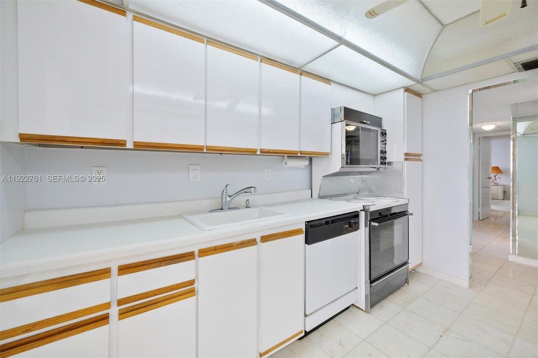 En Venta: $395,000 (2 camas, 2 baños, 1430 Pies cuadrados)