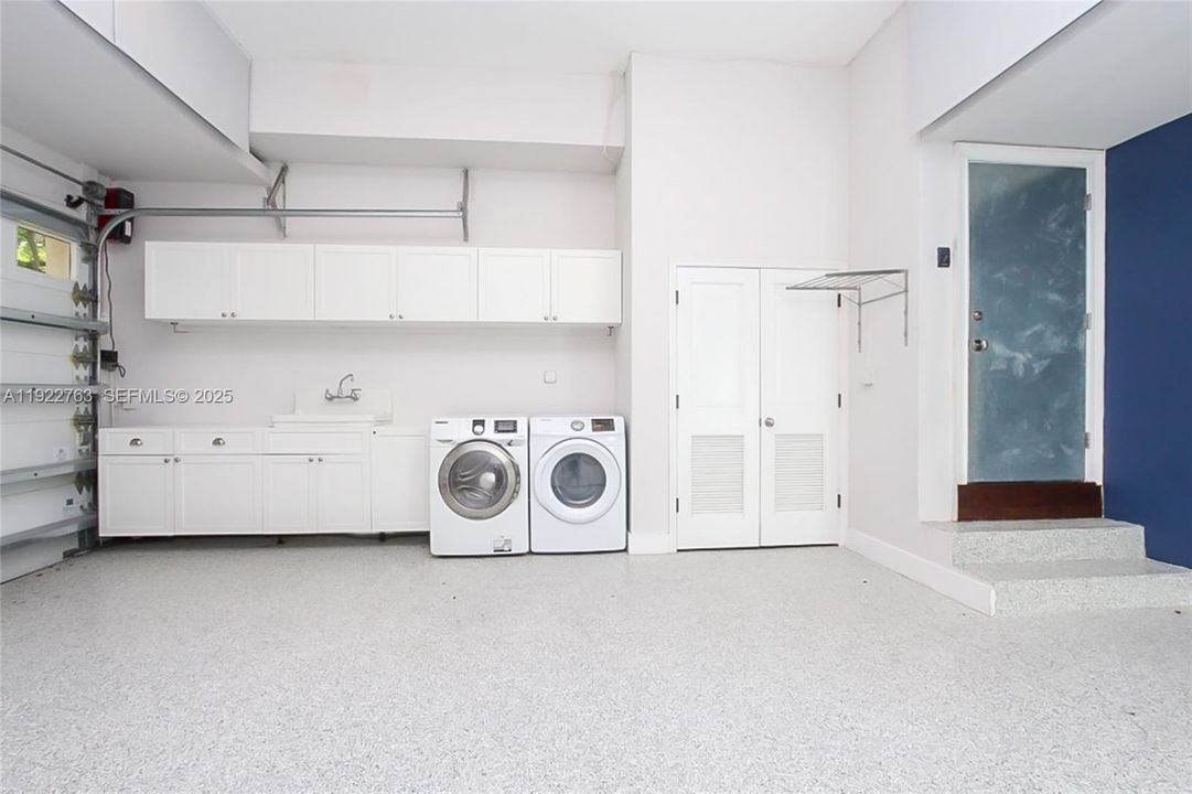 В аренду: $11,000 (4 спален, 2 ванн, 3492 Квадратных фут)