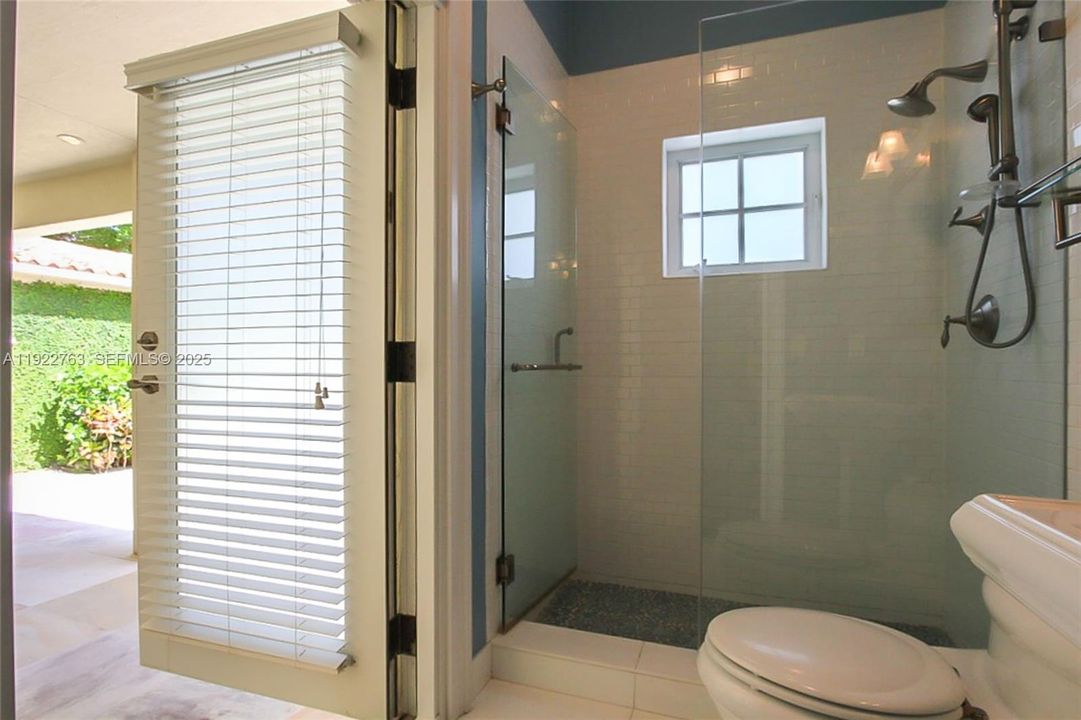 В аренду: $11,000 (4 спален, 2 ванн, 3492 Квадратных фут)