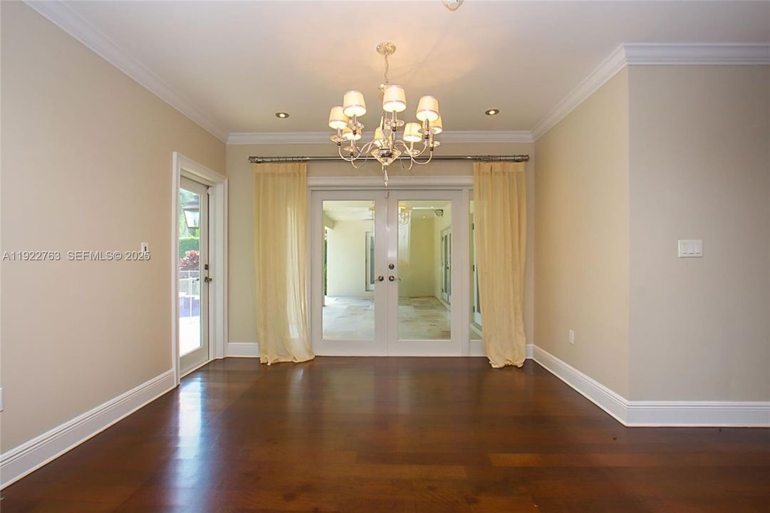 В аренду: $11,000 (4 спален, 2 ванн, 3492 Квадратных фут)