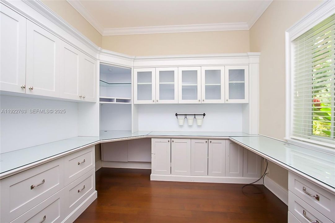 В аренду: $11,000 (4 спален, 2 ванн, 3492 Квадратных фут)