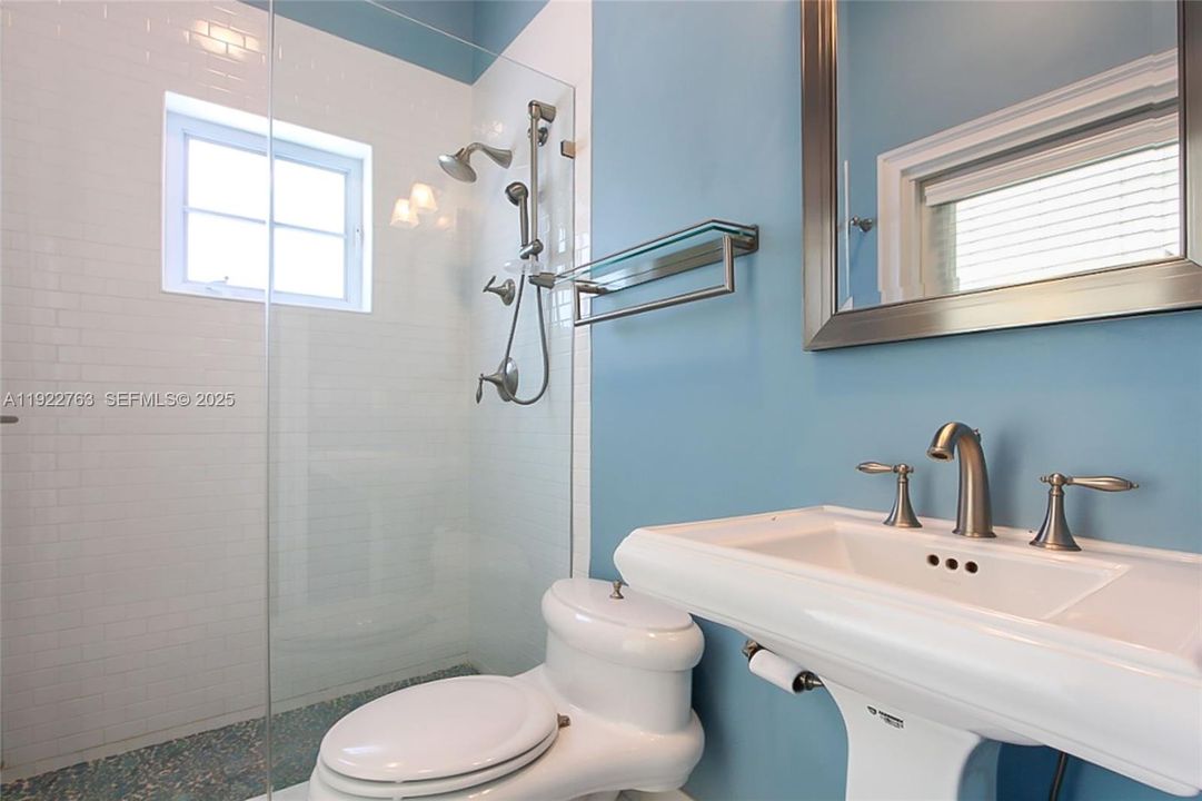 В аренду: $11,000 (4 спален, 2 ванн, 3492 Квадратных фут)