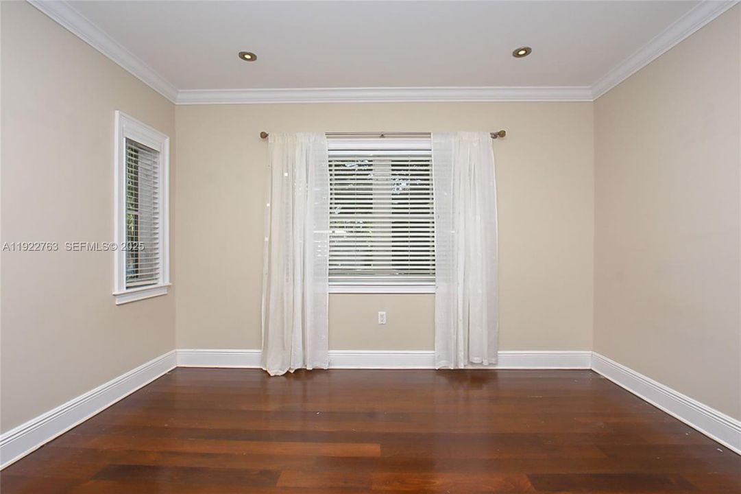 В аренду: $11,000 (4 спален, 2 ванн, 3492 Квадратных фут)