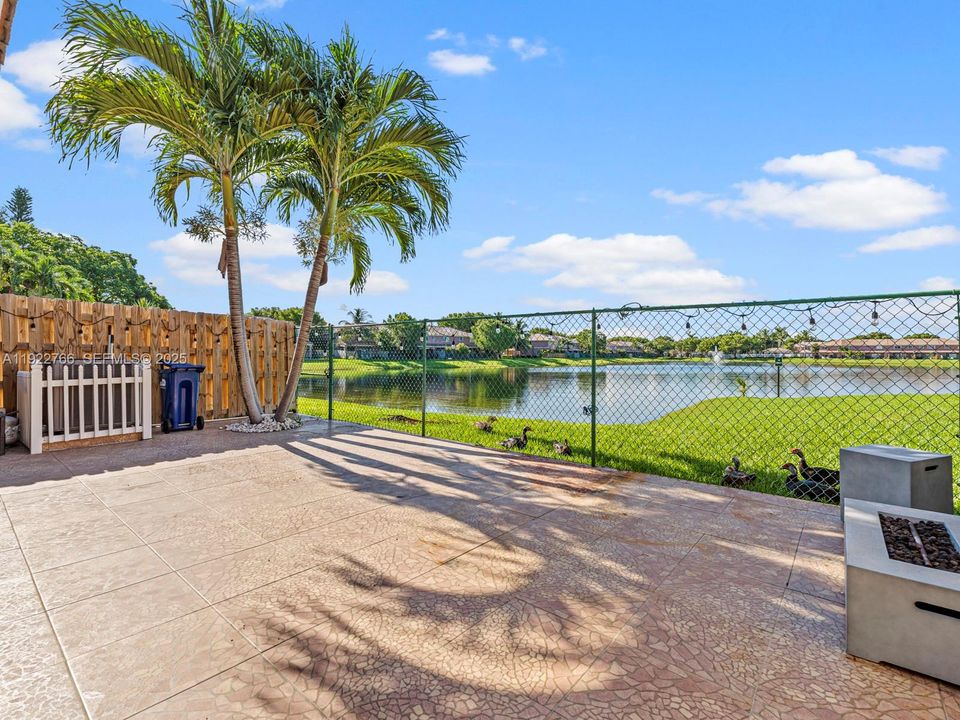 For Rent: $3,200 (3 beds, 2 baths, 1708 Square Feet)