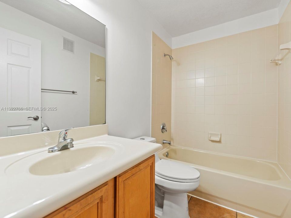 For Rent: $3,200 (3 beds, 2 baths, 1708 Square Feet)