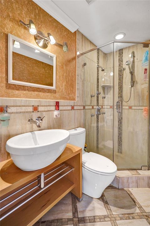 For Rent: $2,500 (2 beds, 2 baths, 1037 Square Feet)