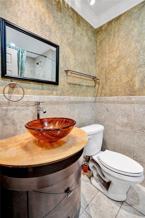 For Rent: $2,500 (2 beds, 2 baths, 1037 Square Feet)