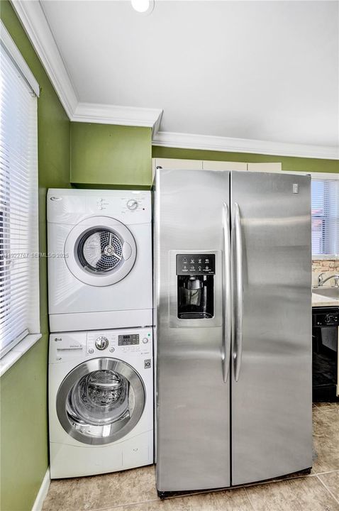 For Rent: $2,500 (2 beds, 2 baths, 1037 Square Feet)