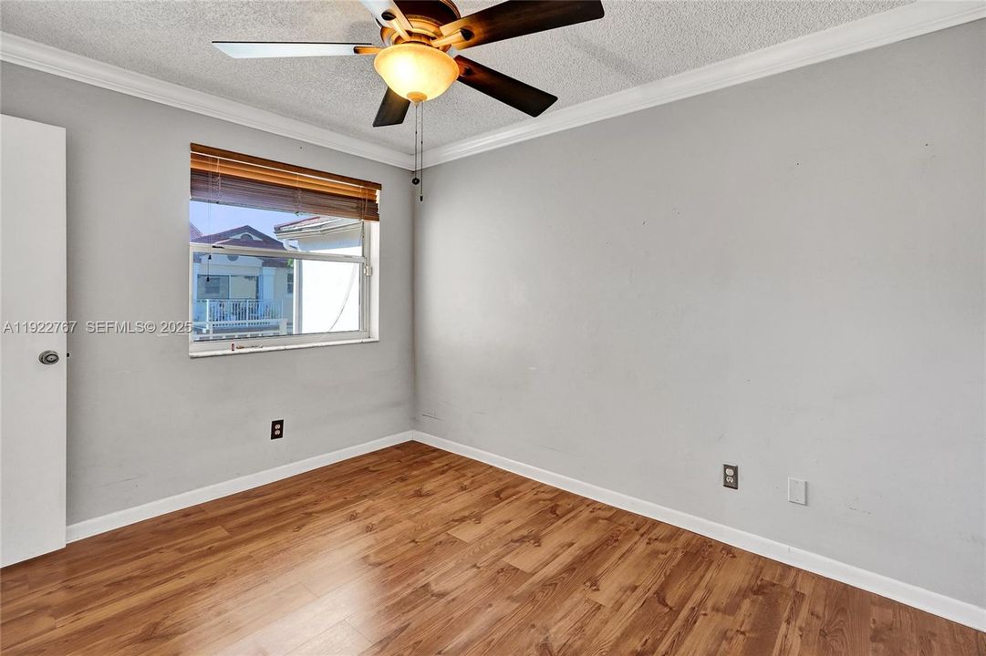 For Rent: $2,500 (2 beds, 2 baths, 1037 Square Feet)