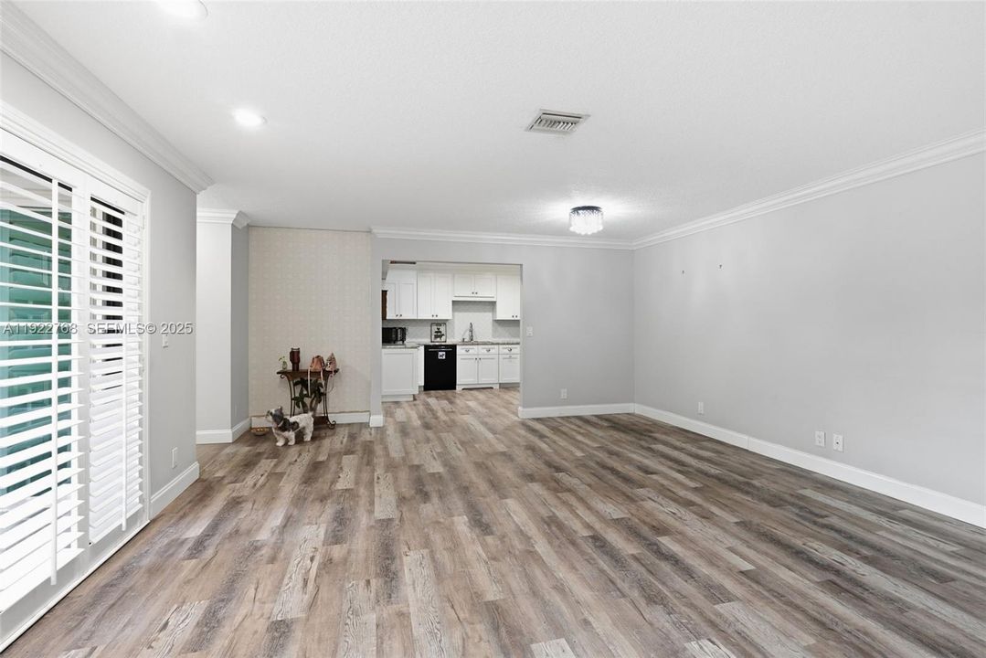 For Sale: $279,000 (2 beds, 2 baths, 1188 Square Feet)