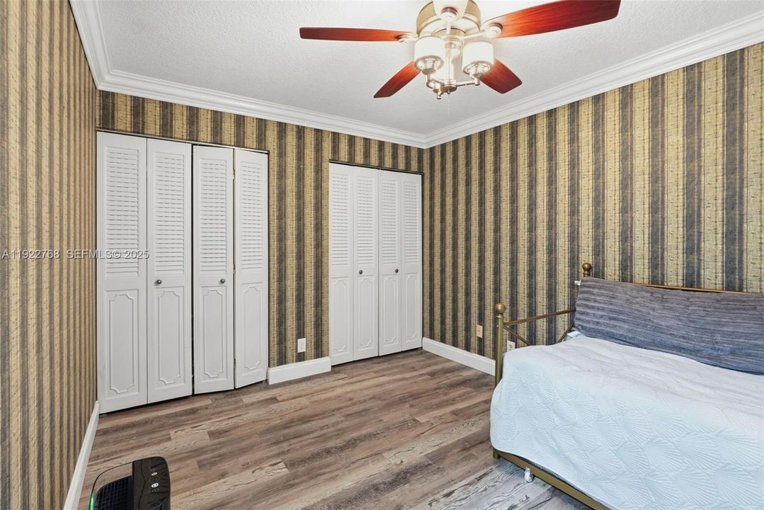 For Sale: $279,000 (2 beds, 2 baths, 1188 Square Feet)