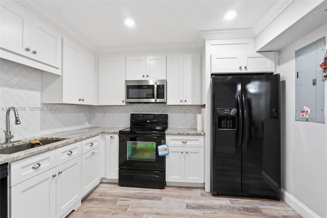 For Sale: $279,000 (2 beds, 2 baths, 1188 Square Feet)