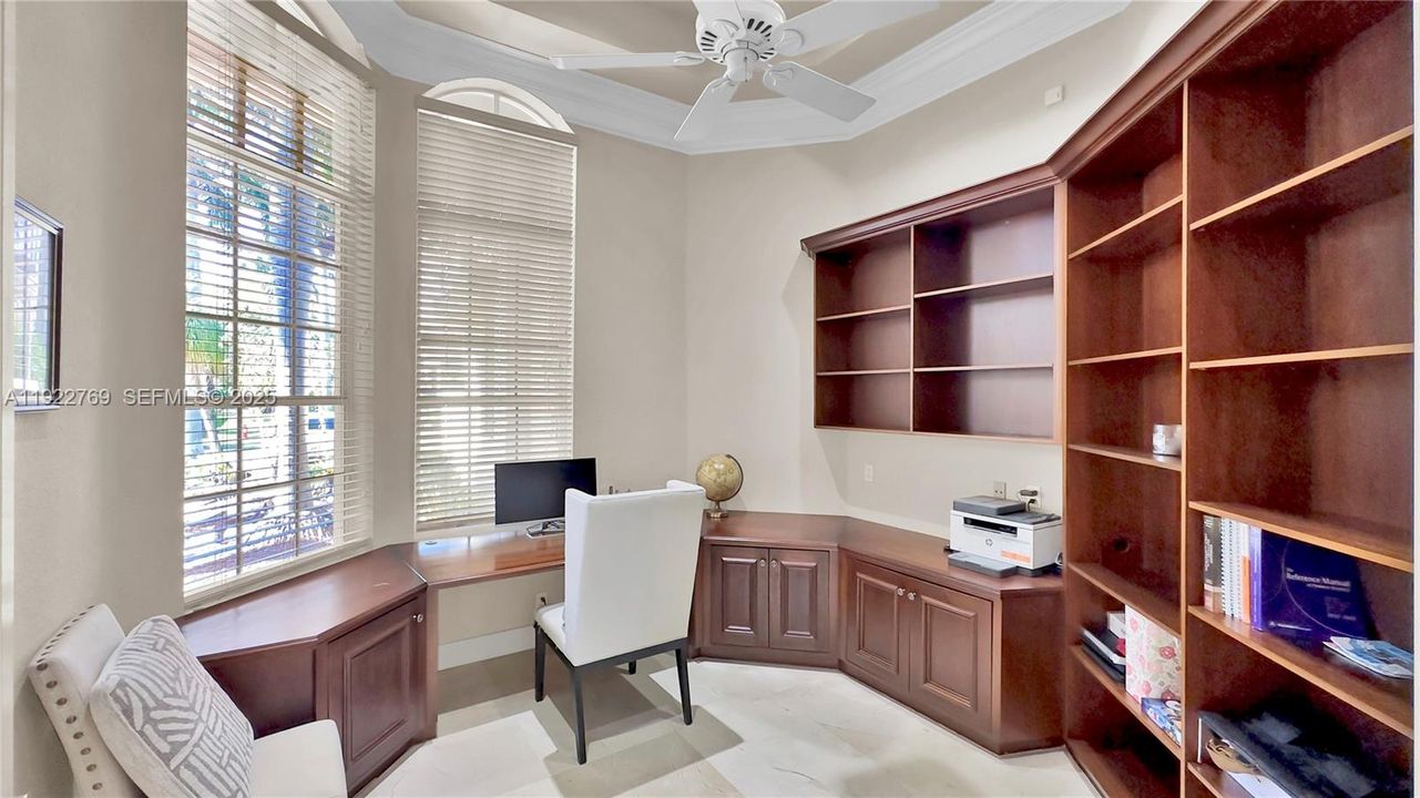 出租: $7,980 (5 贝兹, 3 浴室, 3378 平方英尺)