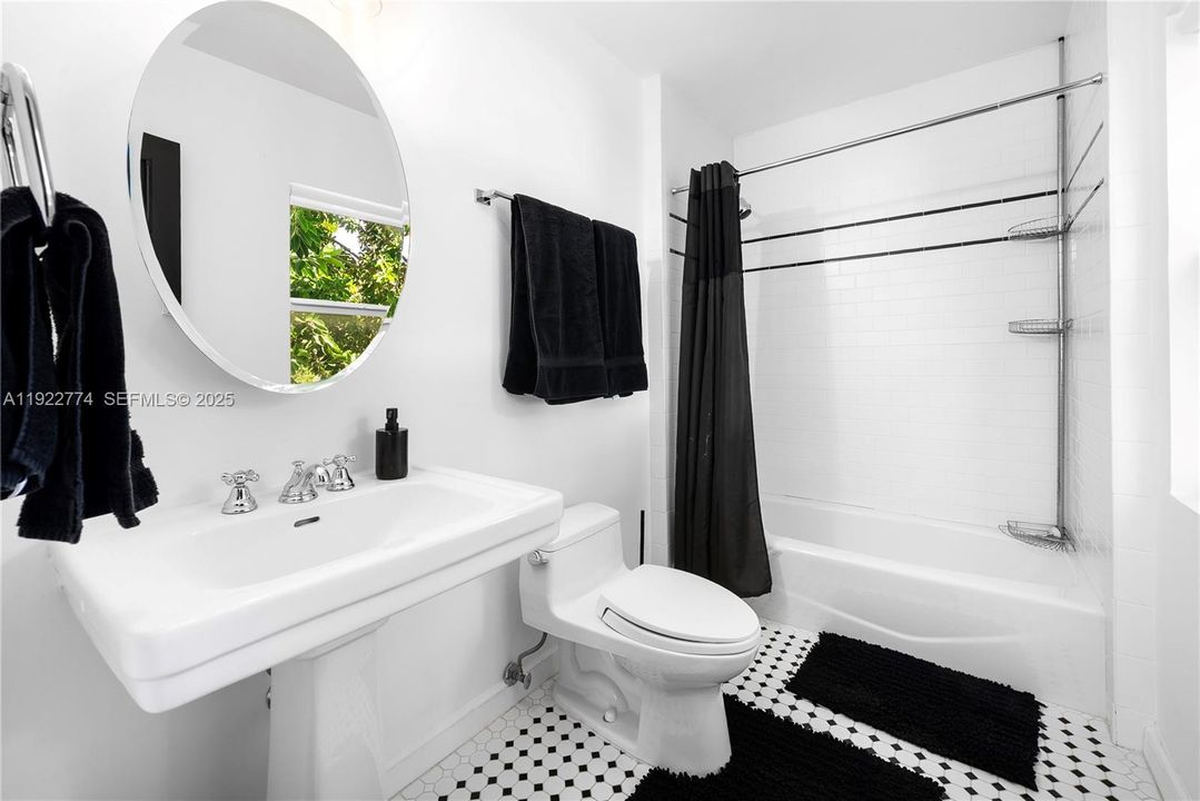 待售: $4,999,999 (5 贝兹, 5 浴室, 4286 平方英尺)