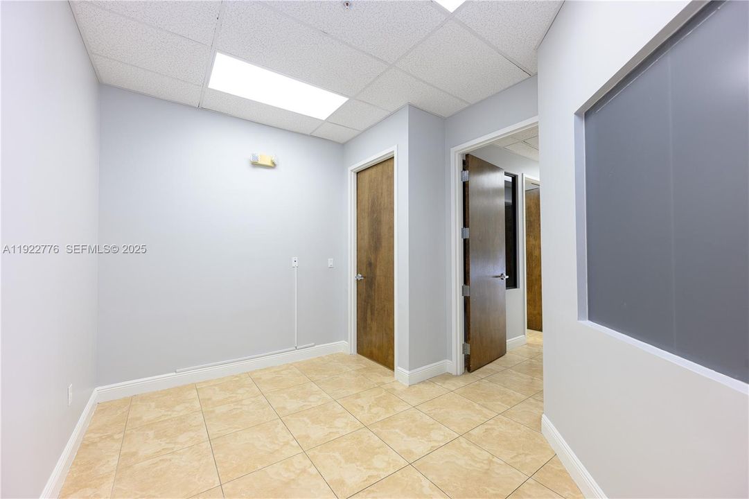 В аренду: $33 (0 спален, 0 ванн, 0 Квадратных фут)