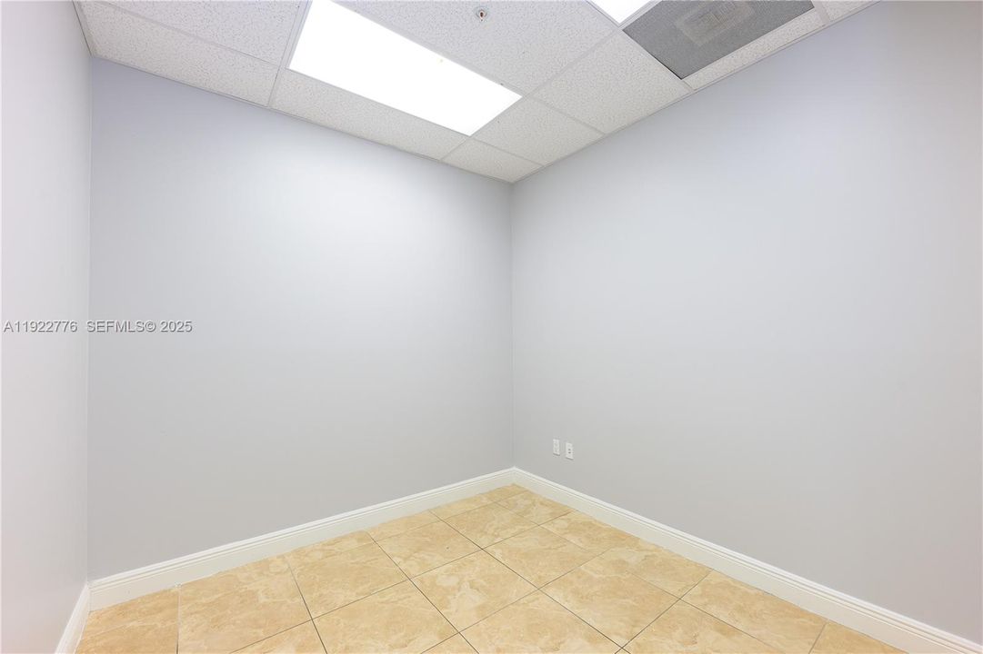 В аренду: $33 (0 спален, 0 ванн, 0 Квадратных фут)