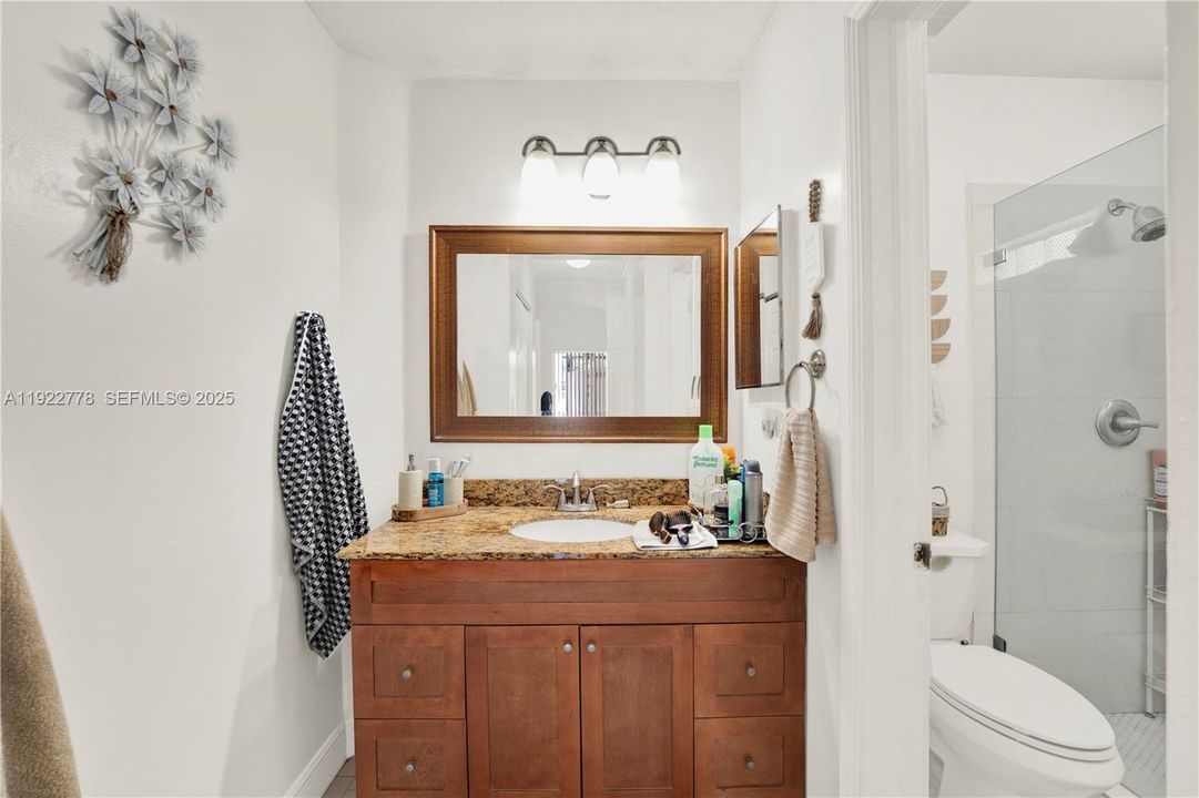 For Rent: $3,200 (3 beds, 2 baths, 1406 Square Feet)