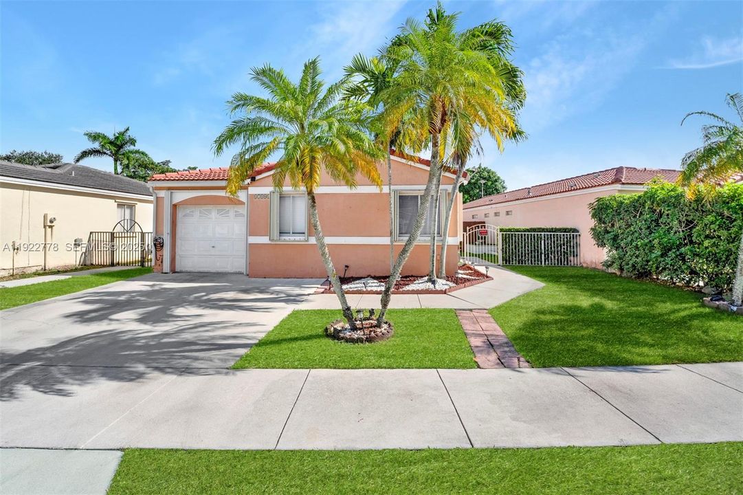 For Rent: $3,200 (3 beds, 2 baths, 1406 Square Feet)