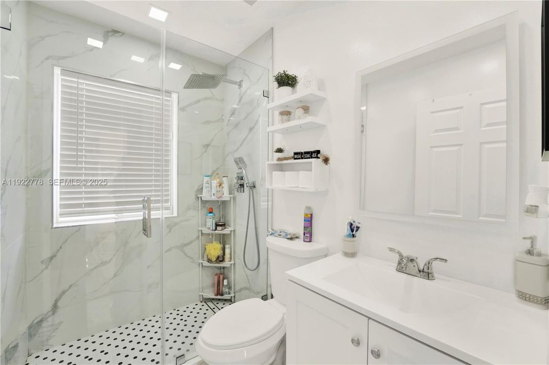 For Rent: $3,200 (3 beds, 2 baths, 1406 Square Feet)