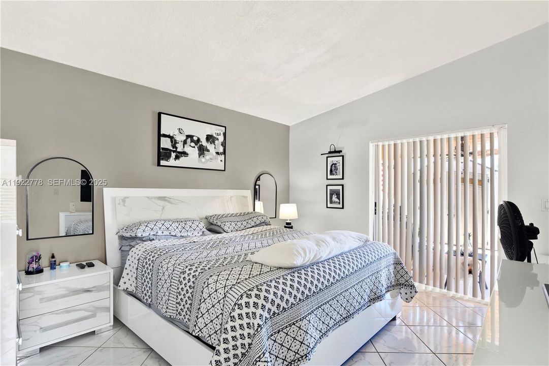 For Rent: $3,200 (3 beds, 2 baths, 1406 Square Feet)