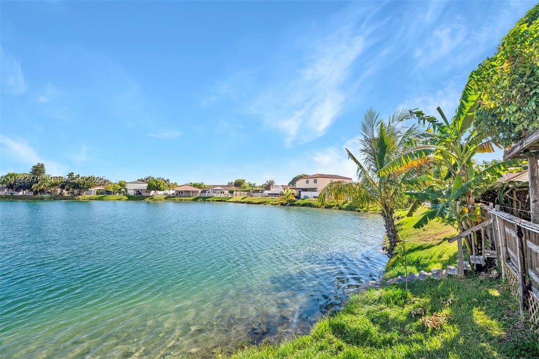 For Rent: $3,200 (3 beds, 2 baths, 1406 Square Feet)