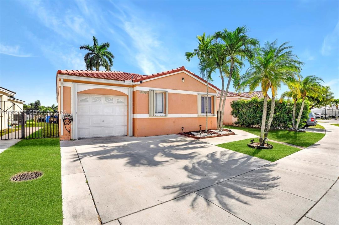 For Rent: $3,200 (3 beds, 2 baths, 1406 Square Feet)