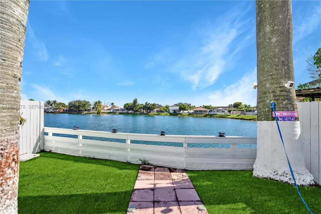 For Rent: $3,200 (3 beds, 2 baths, 1406 Square Feet)