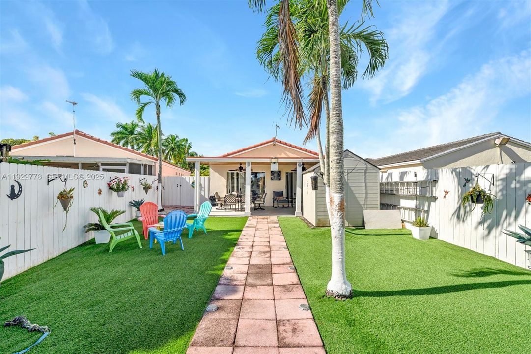 For Rent: $3,200 (3 beds, 2 baths, 1406 Square Feet)