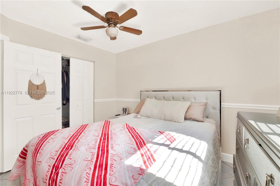 For Rent: $3,200 (3 beds, 2 baths, 1406 Square Feet)