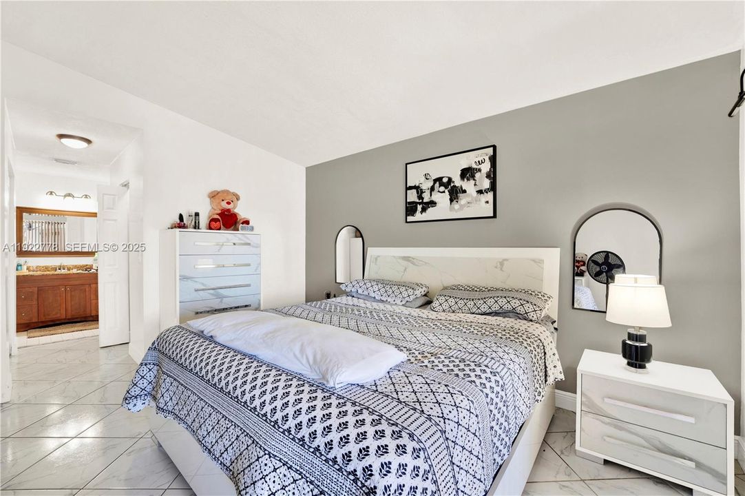 For Rent: $3,200 (3 beds, 2 baths, 1406 Square Feet)