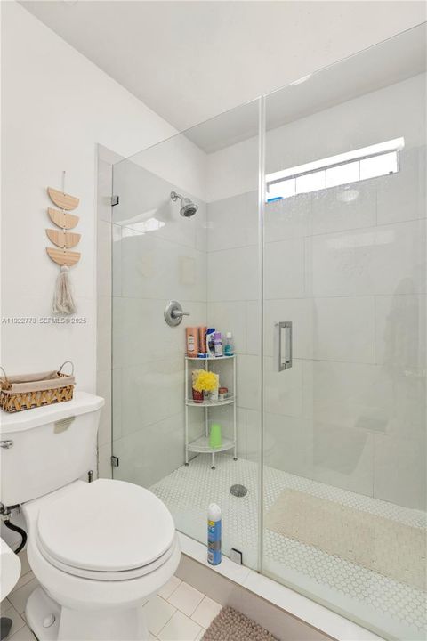 For Rent: $3,200 (3 beds, 2 baths, 1406 Square Feet)