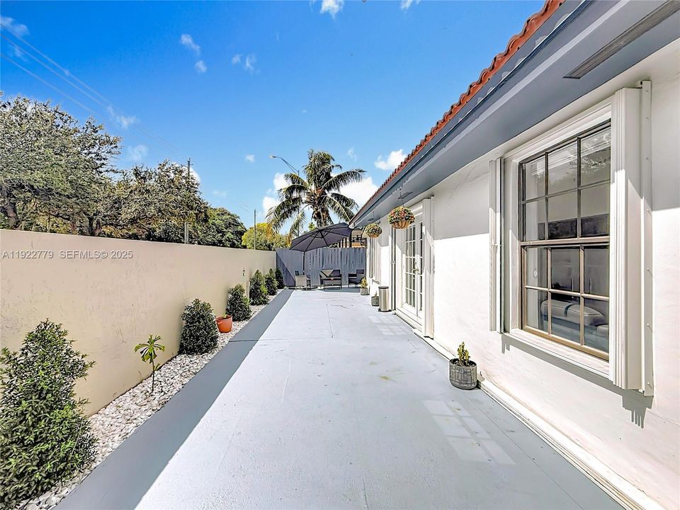 待售: $675,000 (3 贝兹, 2 浴室, 1434 平方英尺)