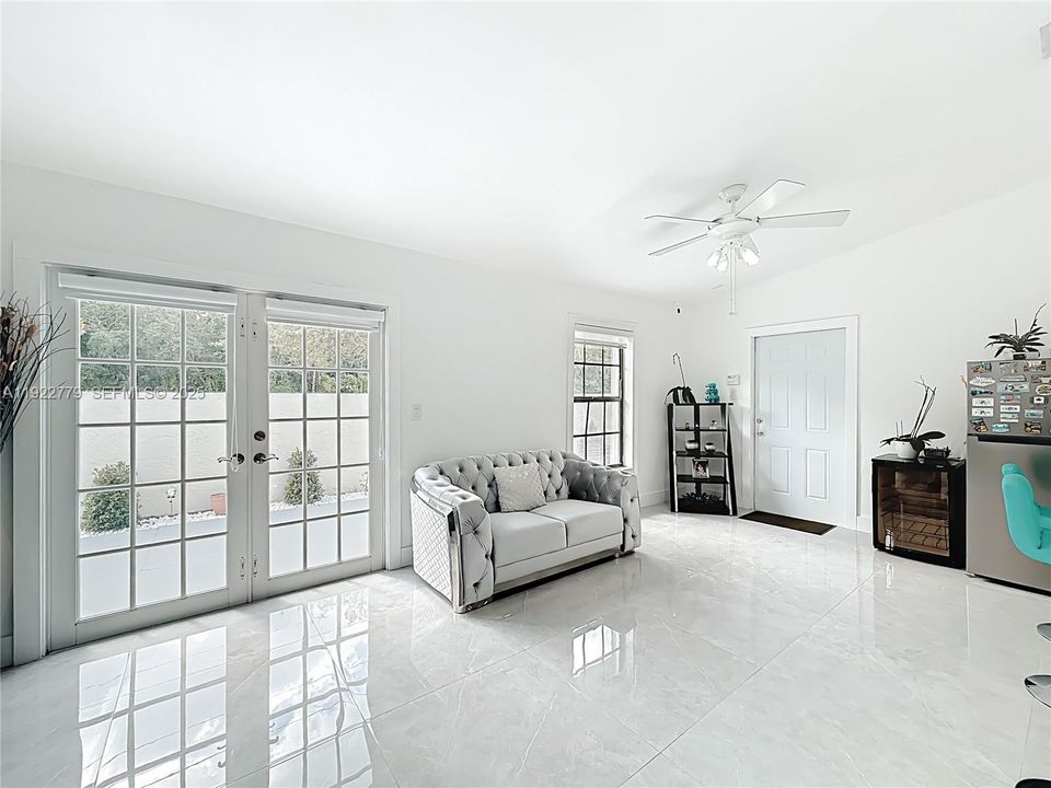 待售: $675,000 (3 贝兹, 2 浴室, 1434 平方英尺)