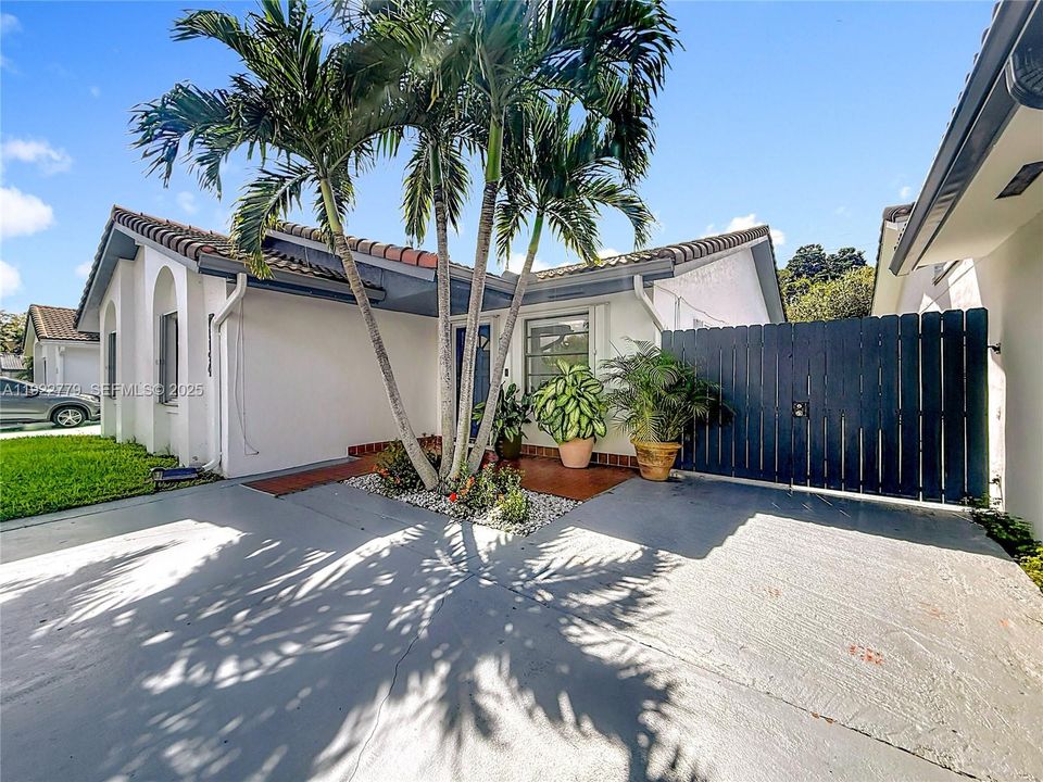 待售: $675,000 (3 贝兹, 2 浴室, 1434 平方英尺)