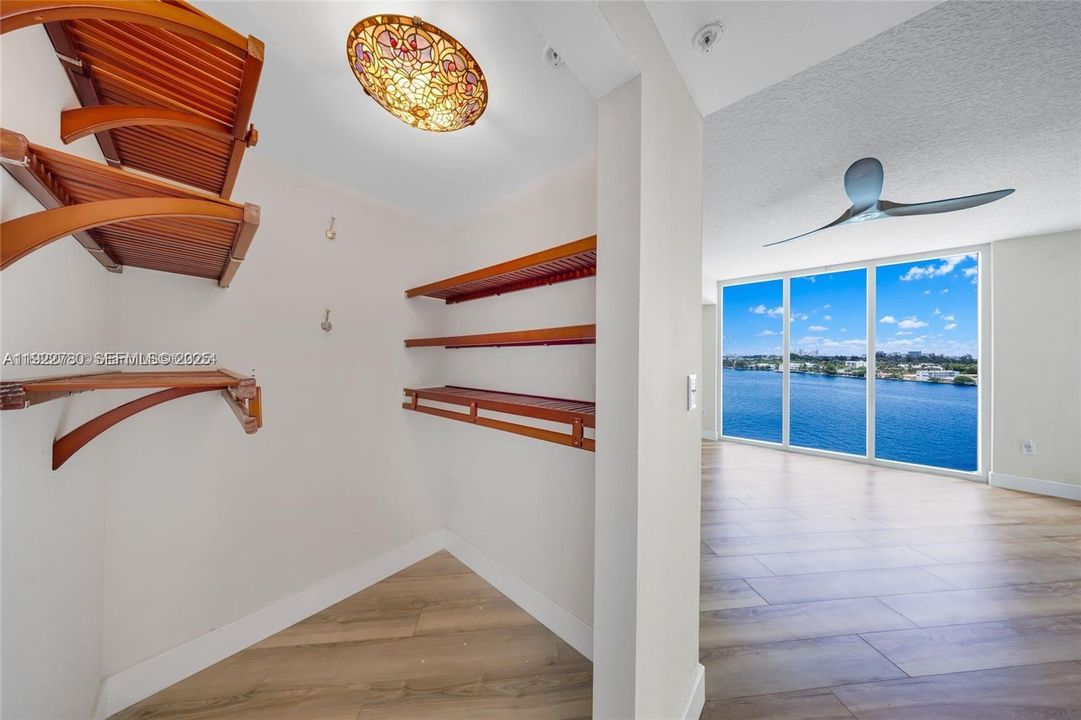 На продажу: $395,000 (2 спален, 2 ванн, 1262 Квадратных фут)