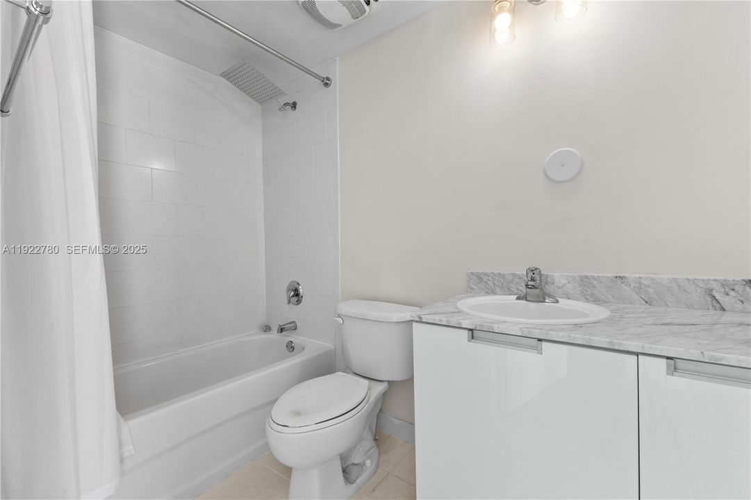 На продажу: $395,000 (2 спален, 2 ванн, 1262 Квадратных фут)