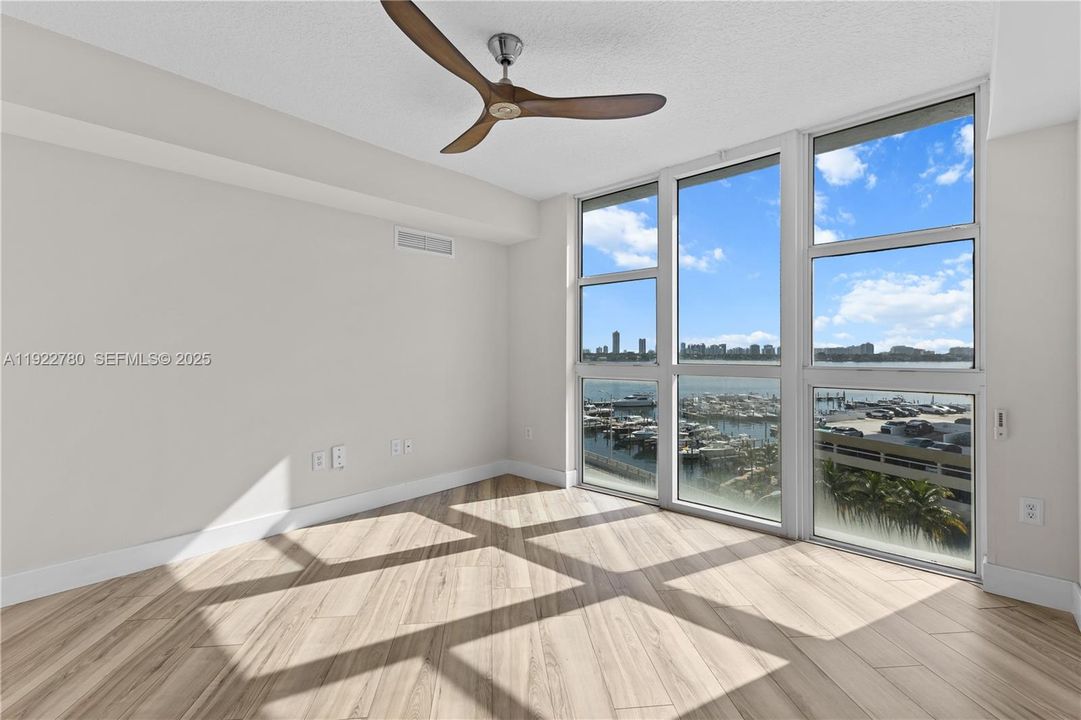 На продажу: $395,000 (2 спален, 2 ванн, 1262 Квадратных фут)