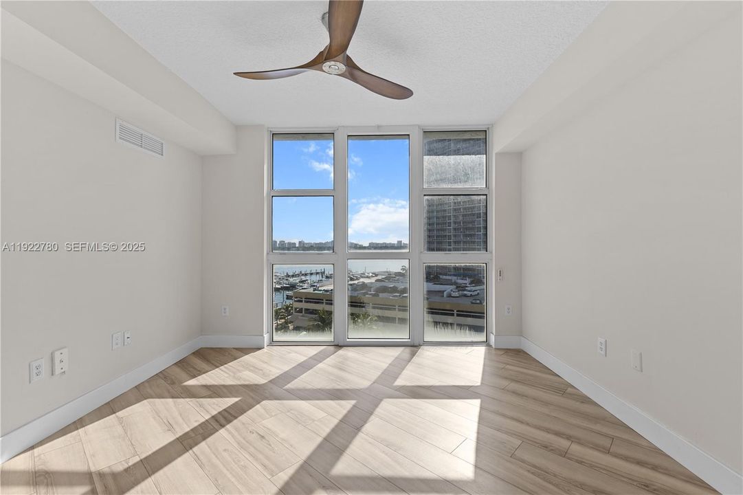 На продажу: $395,000 (2 спален, 2 ванн, 1262 Квадратных фут)