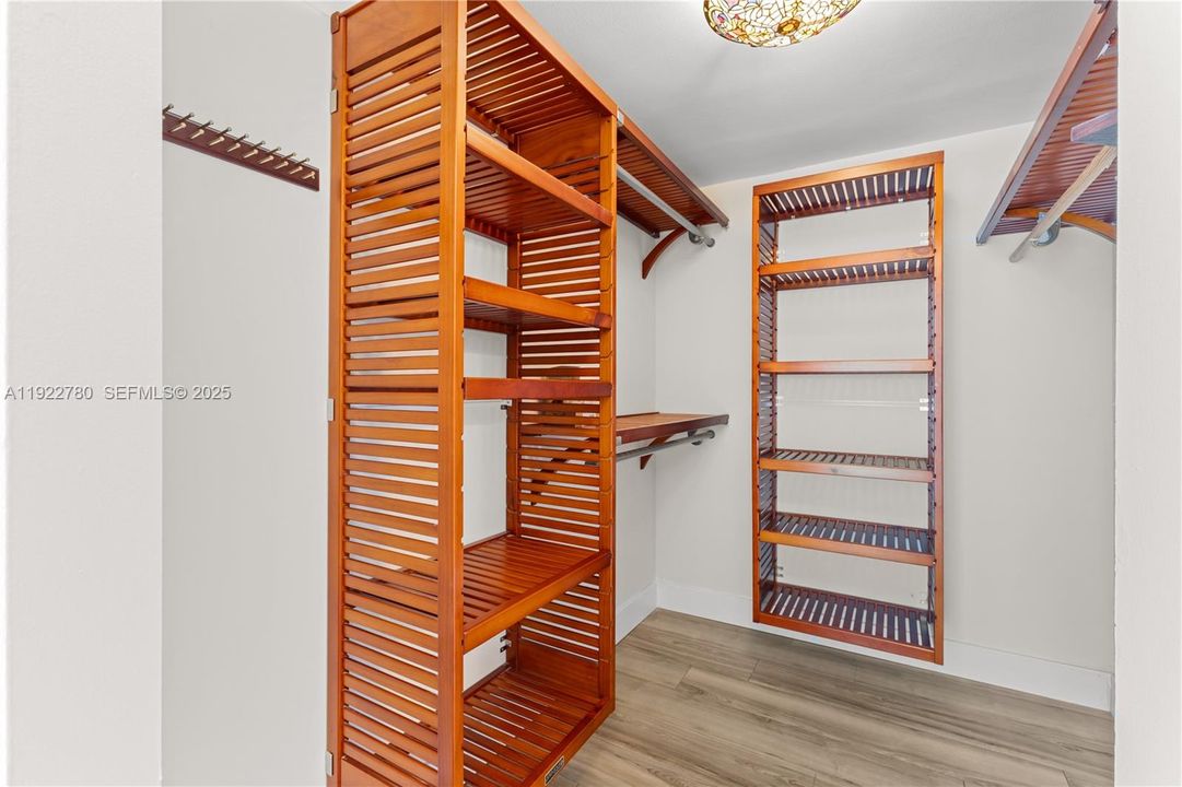 На продажу: $395,000 (2 спален, 2 ванн, 1262 Квадратных фут)