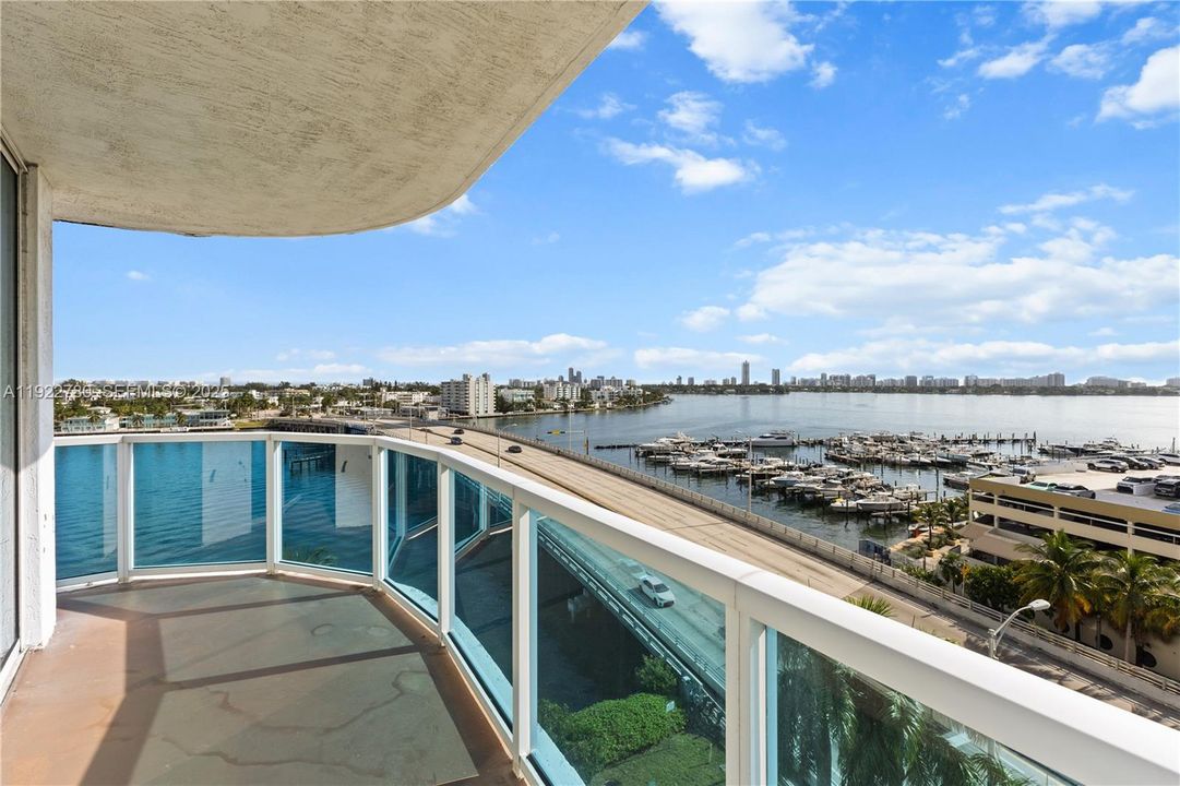 На продажу: $395,000 (2 спален, 2 ванн, 1262 Квадратных фут)