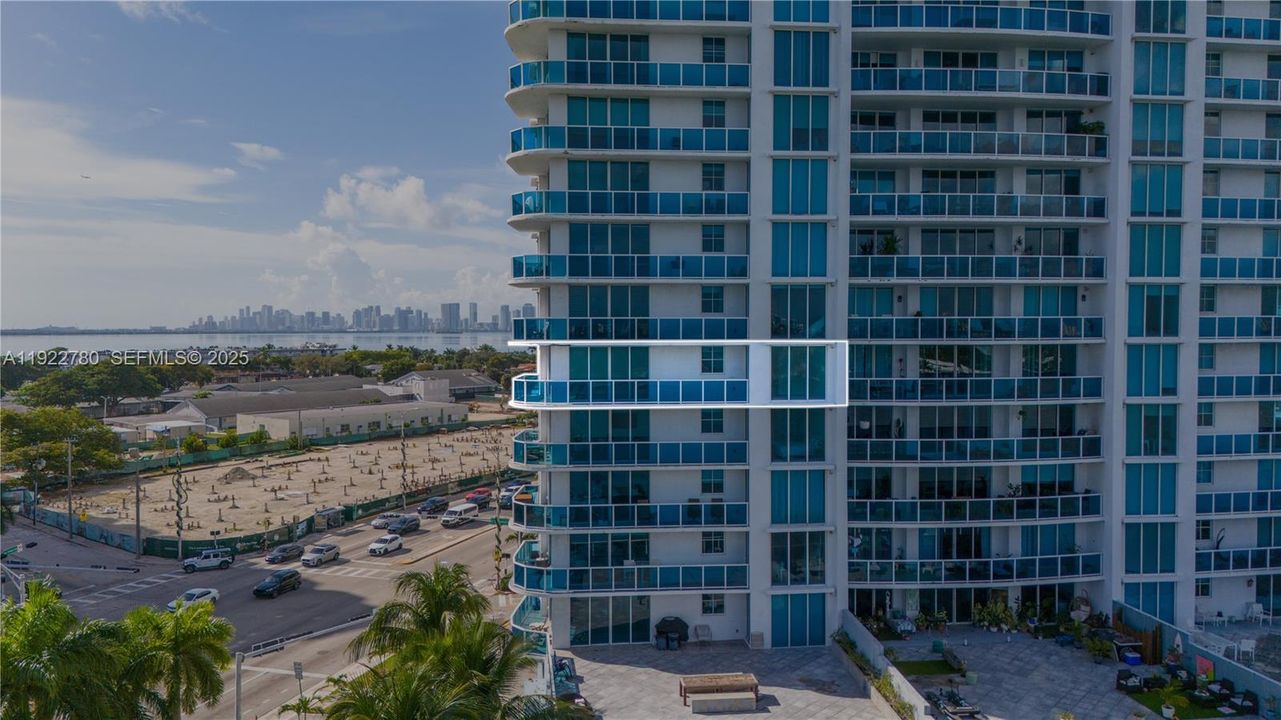 На продажу: $395,000 (2 спален, 2 ванн, 1262 Квадратных фут)