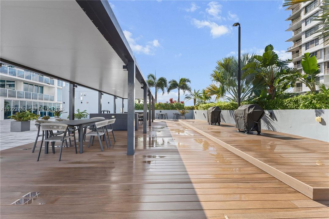 На продажу: $395,000 (2 спален, 2 ванн, 1262 Квадратных фут)