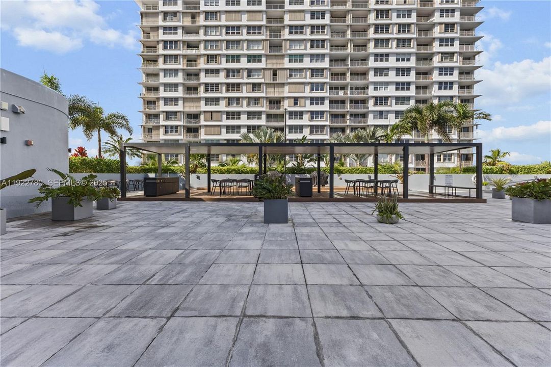 На продажу: $395,000 (2 спален, 2 ванн, 1262 Квадратных фут)