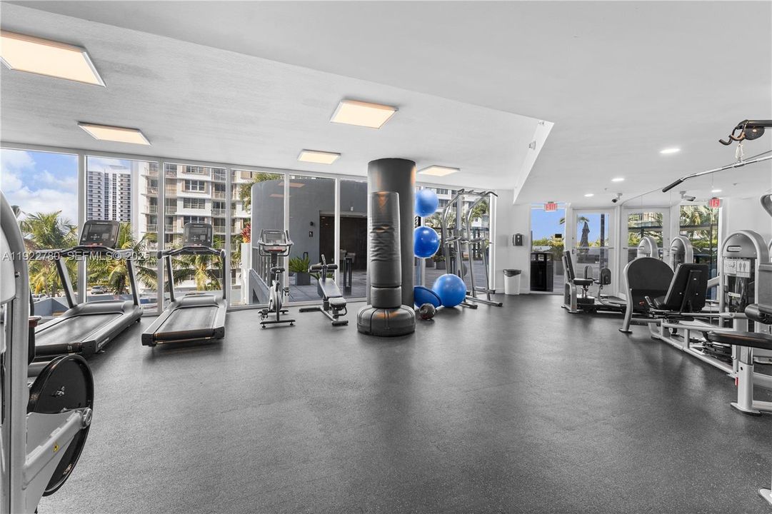 На продажу: $395,000 (2 спален, 2 ванн, 1262 Квадратных фут)